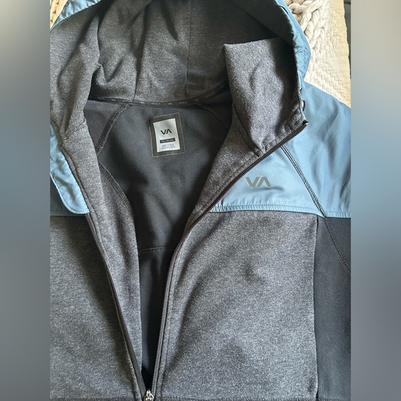 RVCA- Advanced Hooded Full Zip Jacket (Blue/Black) - Size XL - Picture 9 of 14